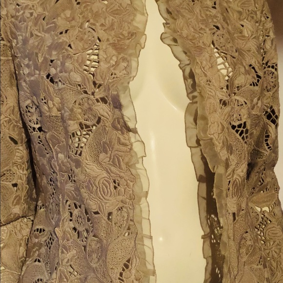 Elie Tahari Lace Jacket. Size M. Ruffle detail on front and sleeves. - Picture 3 of 10